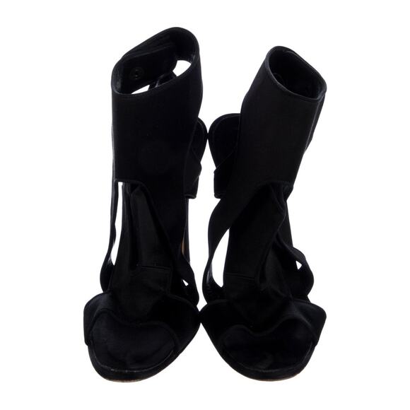 ❤️Manolo Blahnik Satin Heels❤️ - Picture 3 of 5